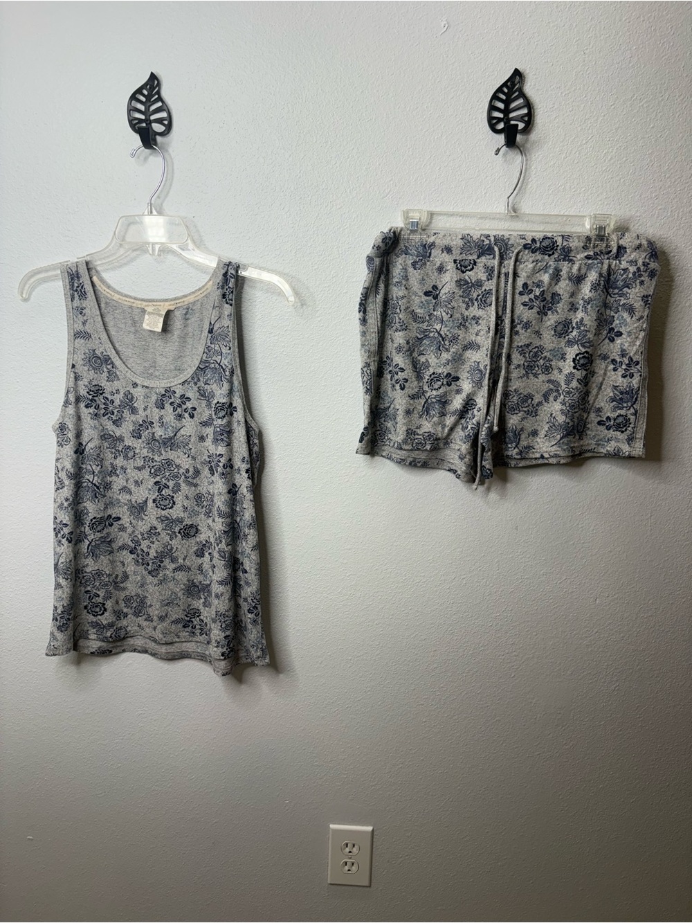 Lucky Brand Size Large Pajama Set